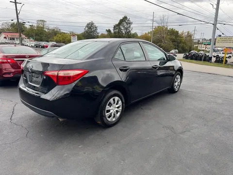 2017 Toyota Corolla 11th Gen - Image 4 of 19