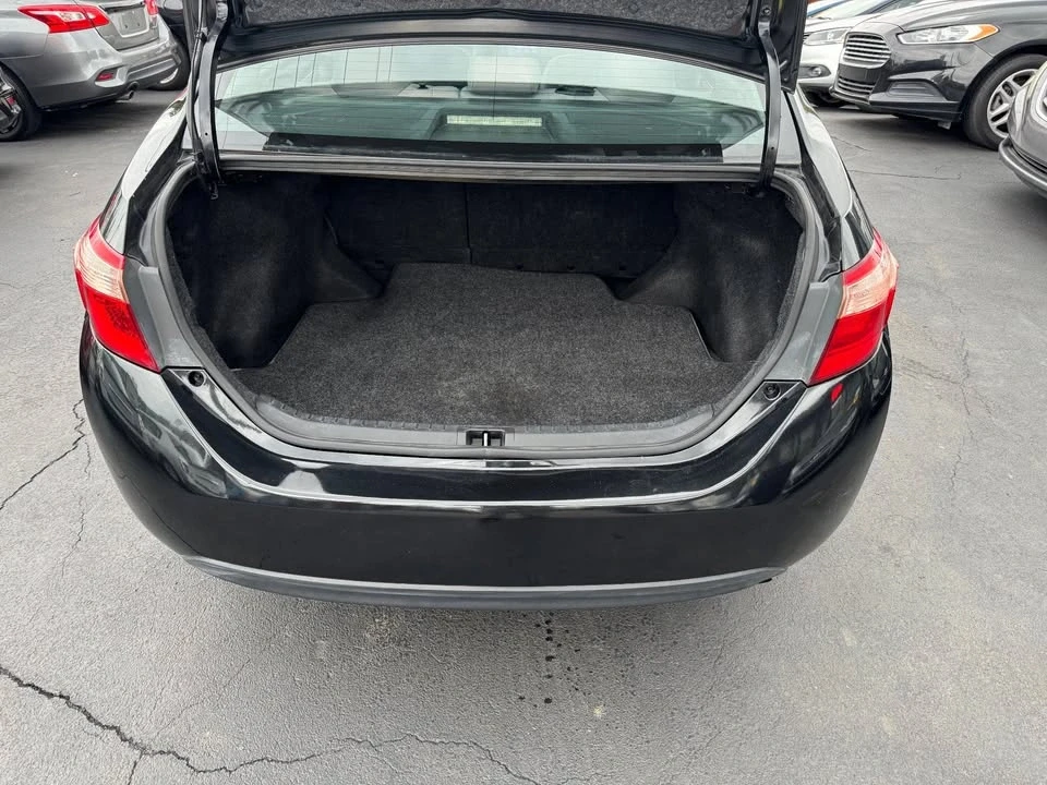 2017 Toyota Corolla 11th Gen - Image 17 of 19