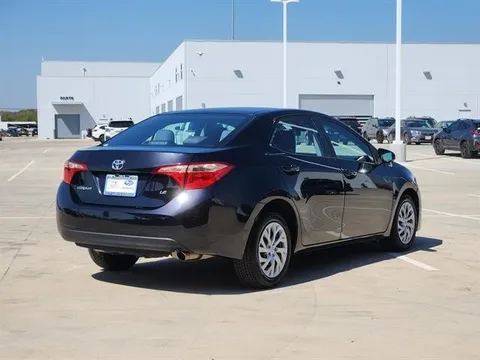 2017 Toyota Corolla 11th Gen - Image 4 of 9