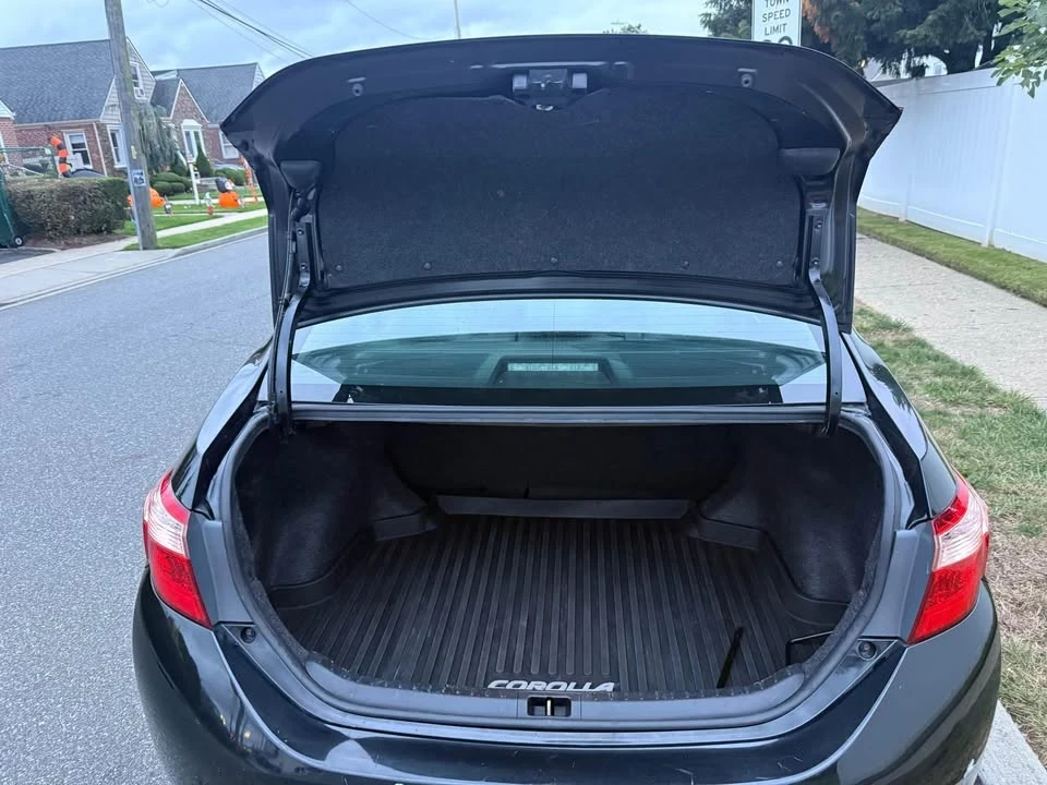 2017 Toyota Corolla 11th Gen - Image 11 of 14