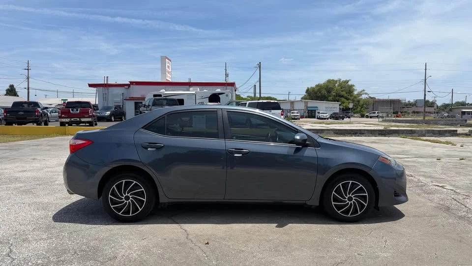 2017 Toyota Corolla 11th Gen - Image 3 of 11