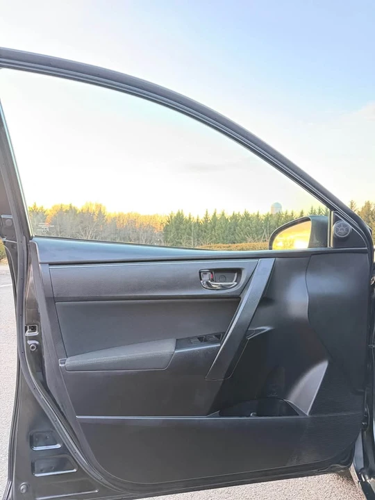 2017 Toyota Corolla 11th Gen - Image 14 of 18