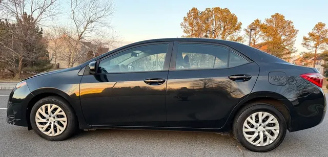 2017 Toyota Corolla 11th Gen - Image 4 of 18