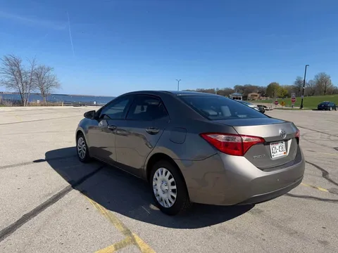 2017 Toyota Corolla 11th Gen - Image 4 of 12