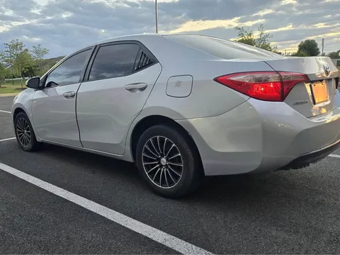 2017 Toyota Corolla 11th Gen - Image 3 of 13