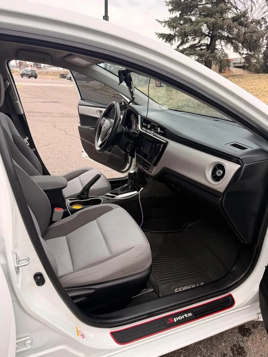 2017 Toyota Corolla 11th Gen - Image 5 of 10