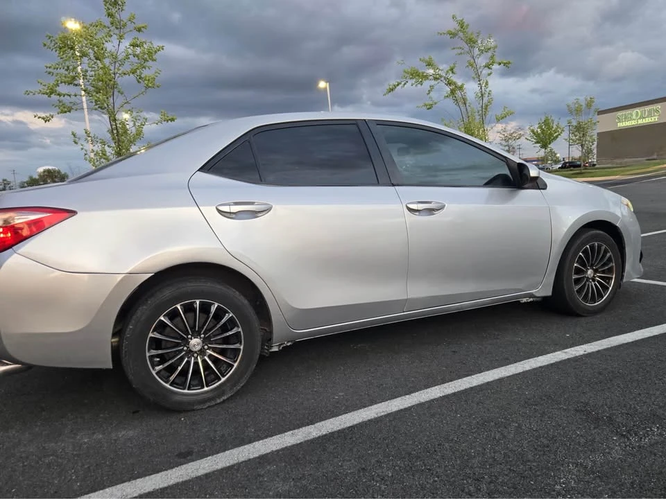 2017 Toyota Corolla 11th Gen - Image 6 of 13