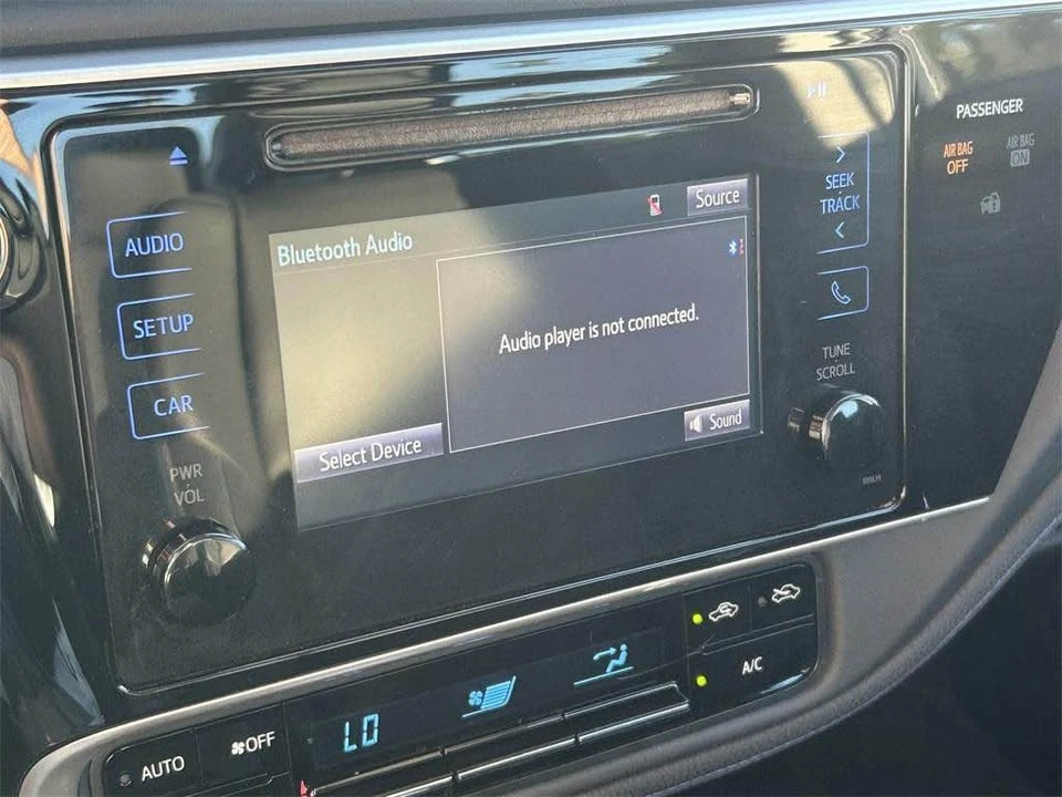 2017 Toyota Corolla 11th Gen - Image 9 of 17