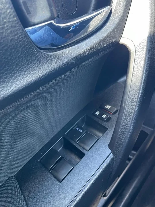 2017 Toyota Corolla 11th Gen - Image 8 of 15