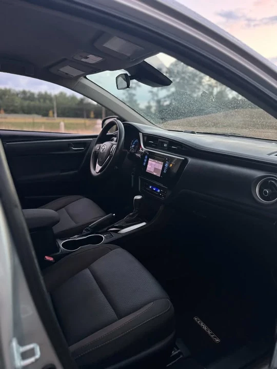 2017 Toyota Corolla 11th Gen - Image 8 of 15