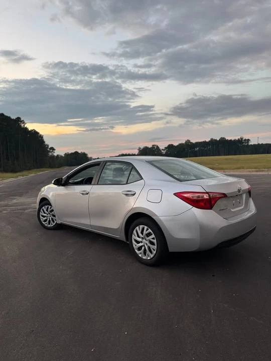 2017 Toyota Corolla 11th Gen - Image 5 of 15