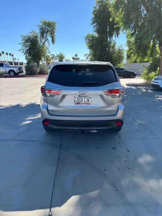 2017 Toyota Highlander - Image 5 of 9