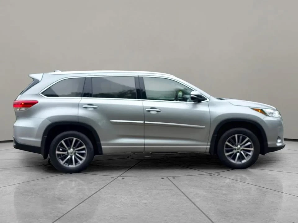 2017 Toyota Highlander - Image 6 of 20