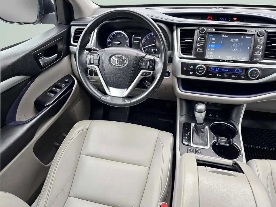 2017 Toyota Highlander - Image 13 of 20