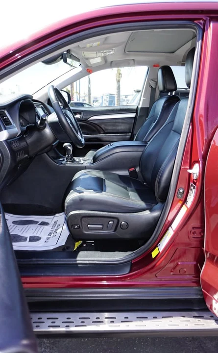 2017 Toyota Highlander - Image 6 of 20