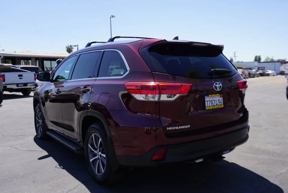 2017 Toyota Highlander - Image 9 of 20