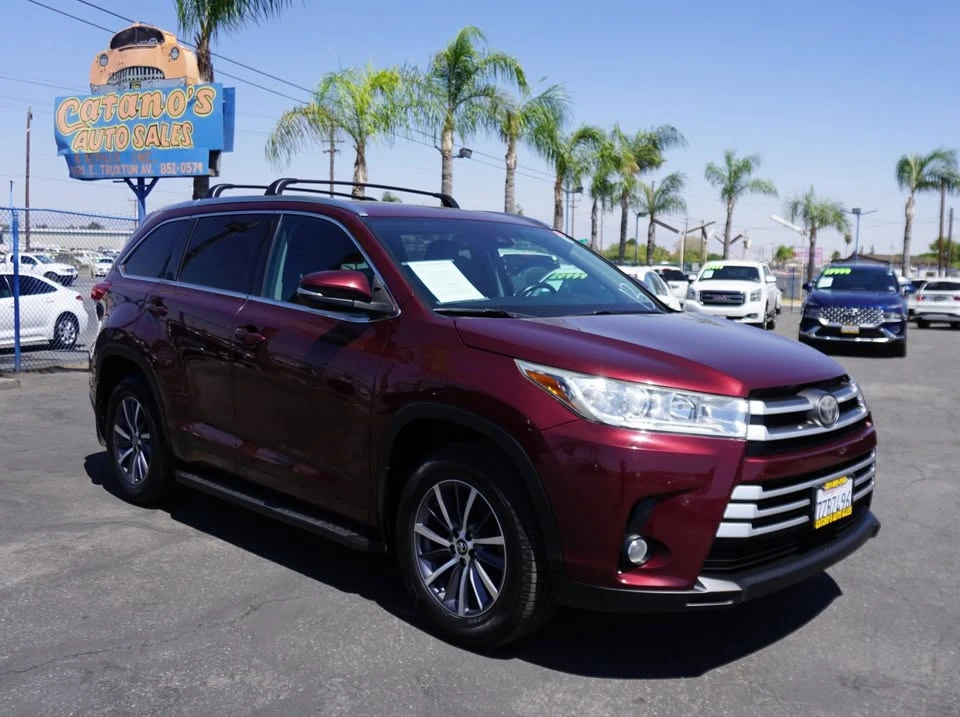 2017 Toyota Highlander - Image 2 of 20