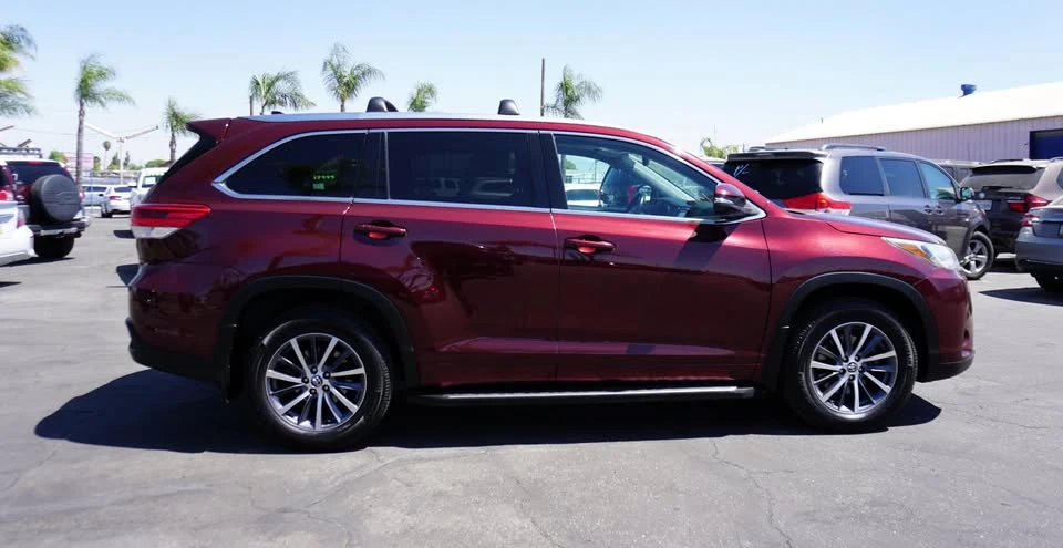 2017 Toyota Highlander - Image 16 of 20