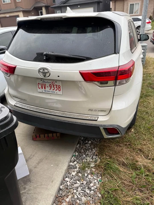 2017 Toyota Highlander - Image 4 of 9