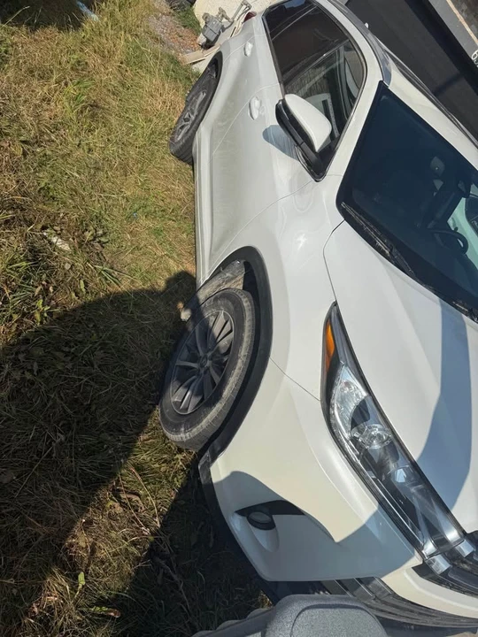 2017 Toyota Highlander - Image 2 of 9