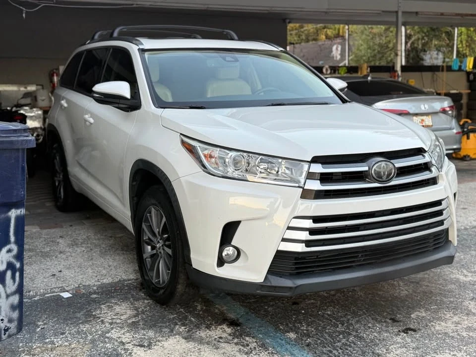 2017 Toyota Highlander - Image 3 of 10