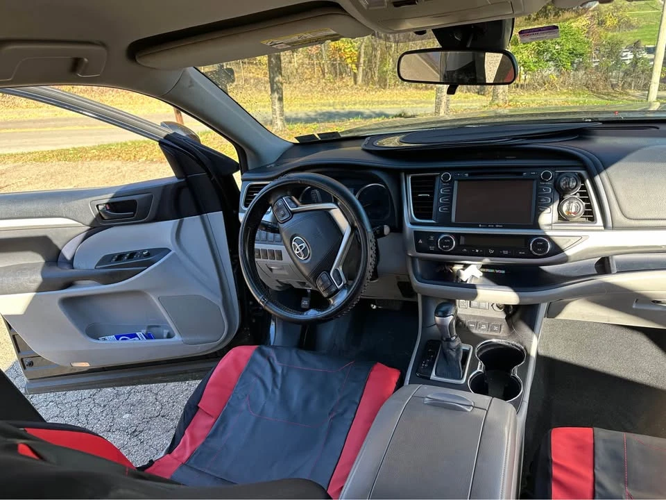 2017 Toyota Highlander - Image 5 of 17