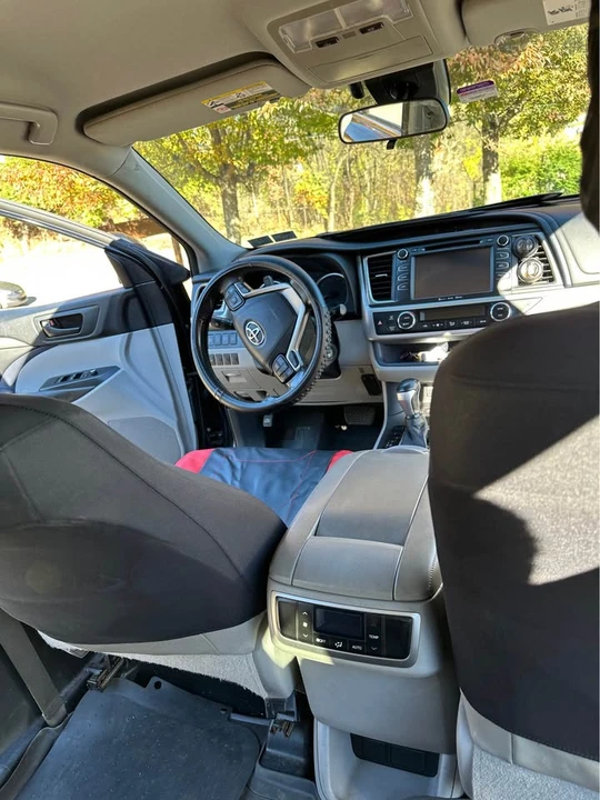 2017 Toyota Highlander - Image 9 of 17