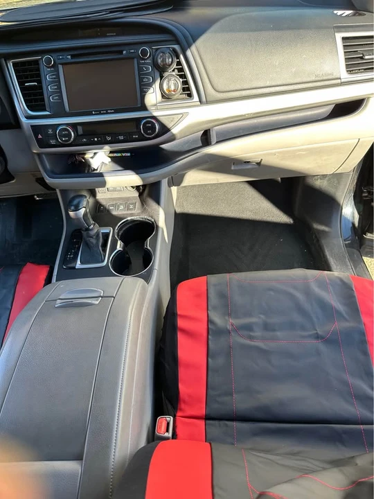 2017 Toyota Highlander - Image 6 of 17