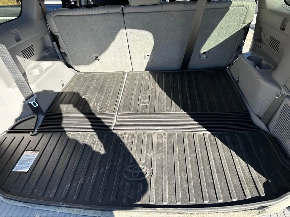 2017 Toyota Highlander - Image 11 of 17