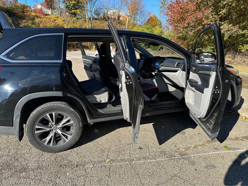 2017 Toyota Highlander - Image 14 of 17
