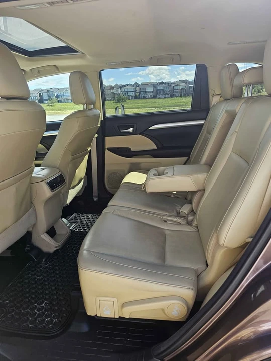 2017 Toyota Highlander - Image 8 of 8