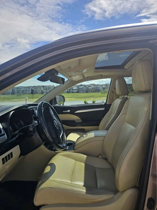 2017 Toyota Highlander - Image 7 of 8