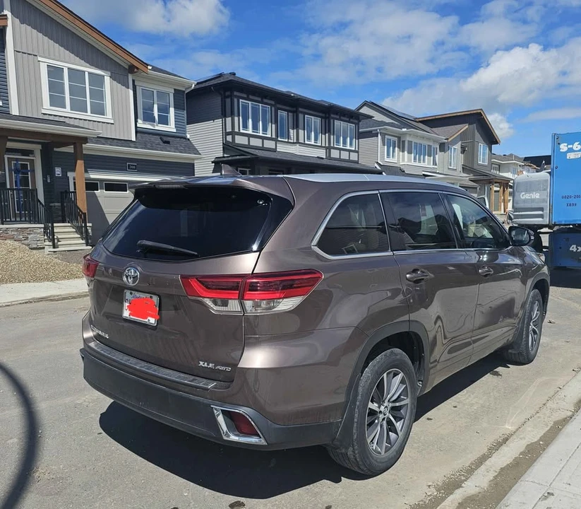 2017 Toyota Highlander - Image 4 of 8