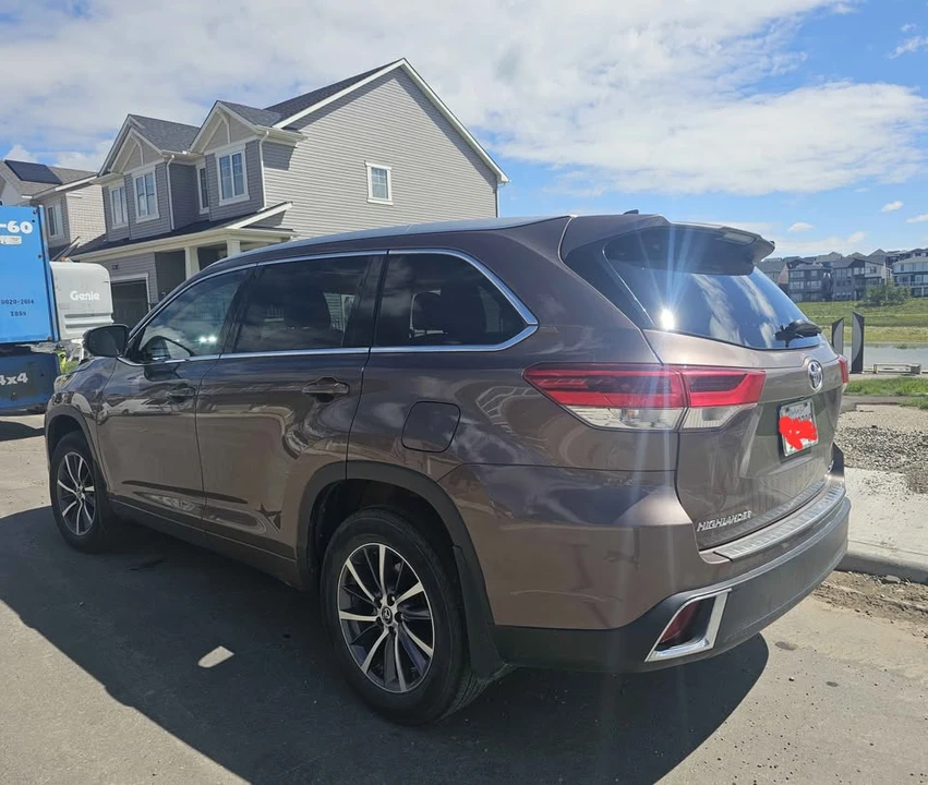 2017 Toyota Highlander - Image 3 of 8