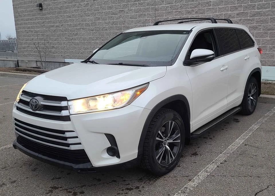 2017 Toyota Highlander - Image 3 of 13