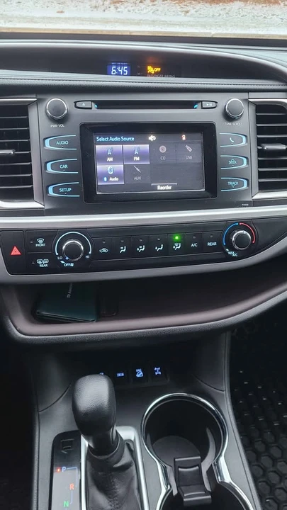 2017 Toyota Highlander - Image 11 of 13