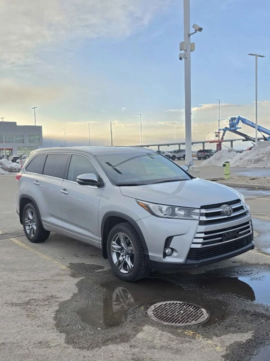 2017 Toyota Highlander - Image 2 of 7