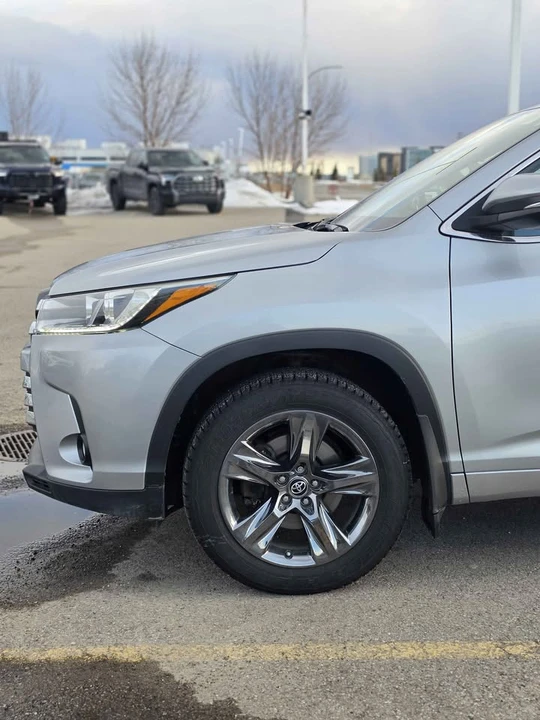 2017 Toyota Highlander - Image 7 of 7
