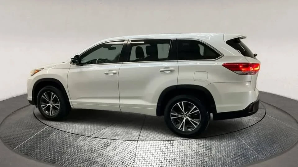 2017 Toyota Highlander - Image 5 of 19