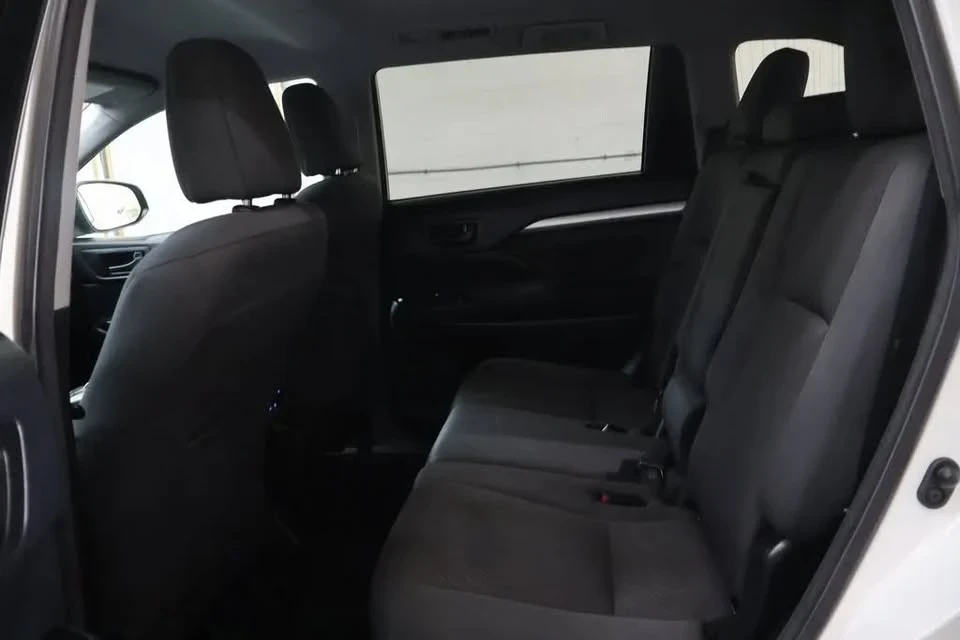 2017 Toyota Highlander - Image 14 of 19