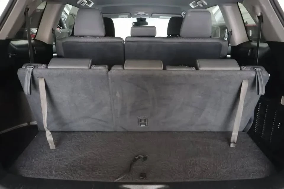 2017 Toyota Highlander - Image 13 of 19