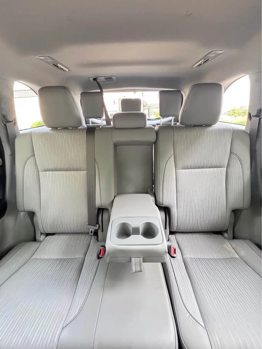 2017 Toyota Highlander - Image 6 of 8