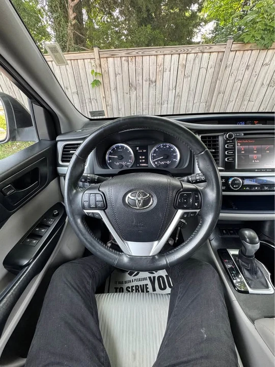 2017 Toyota Highlander - Image 3 of 8