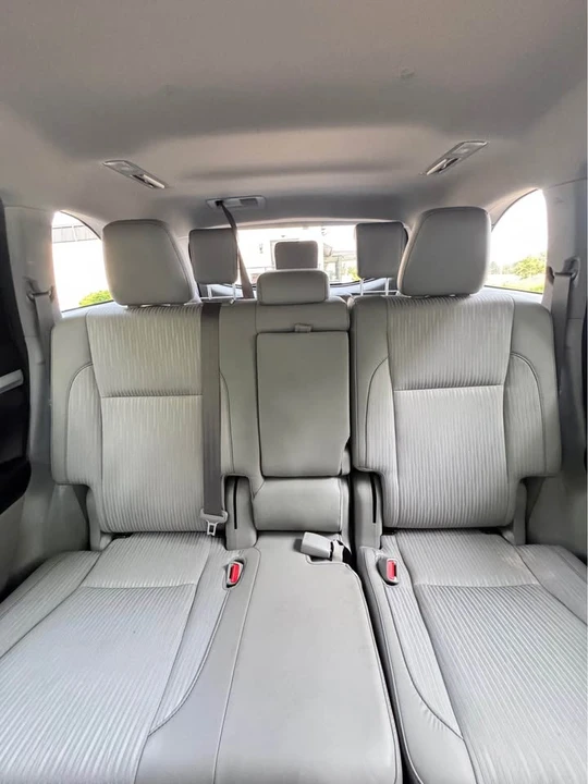 2017 Toyota Highlander - Image 5 of 8