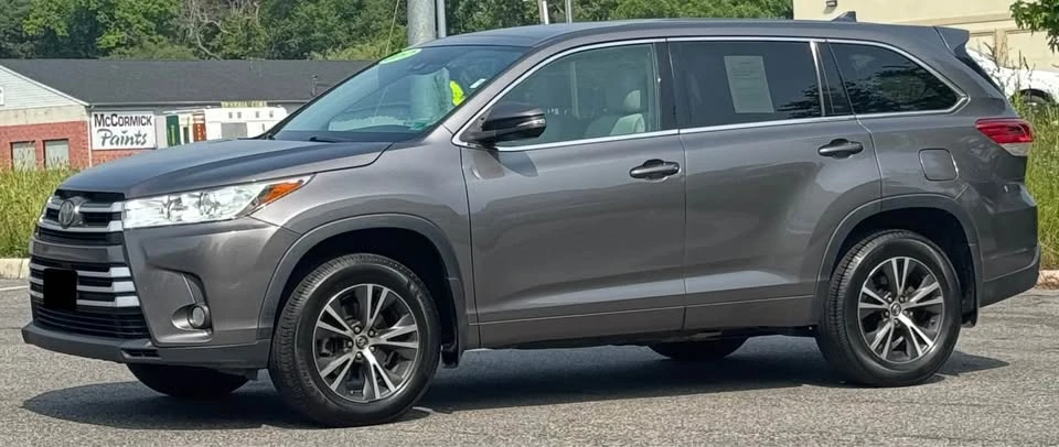 2017 Toyota Highlander - Image 2 of 8