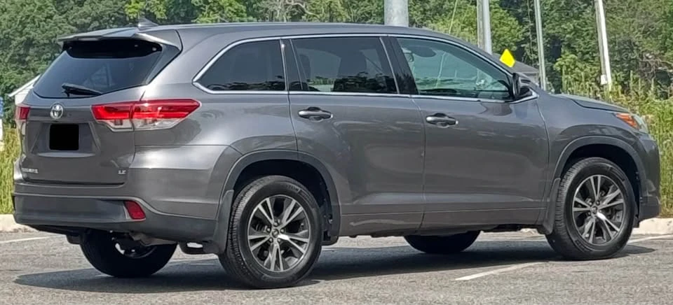 2017 Toyota Highlander - Image 7 of 8
