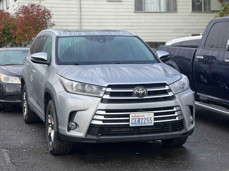 2017 Toyota Highlander - Image 2 of 2