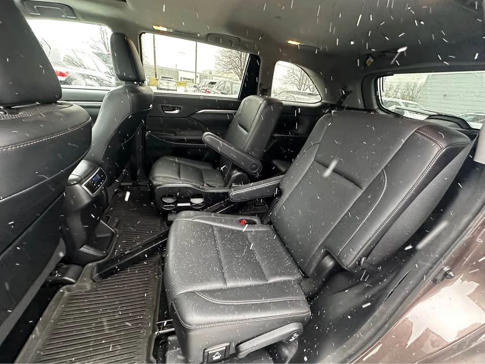 2017 Toyota Highlander - Image 12 of 13