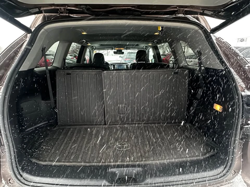 2017 Toyota Highlander - Image 4 of 13
