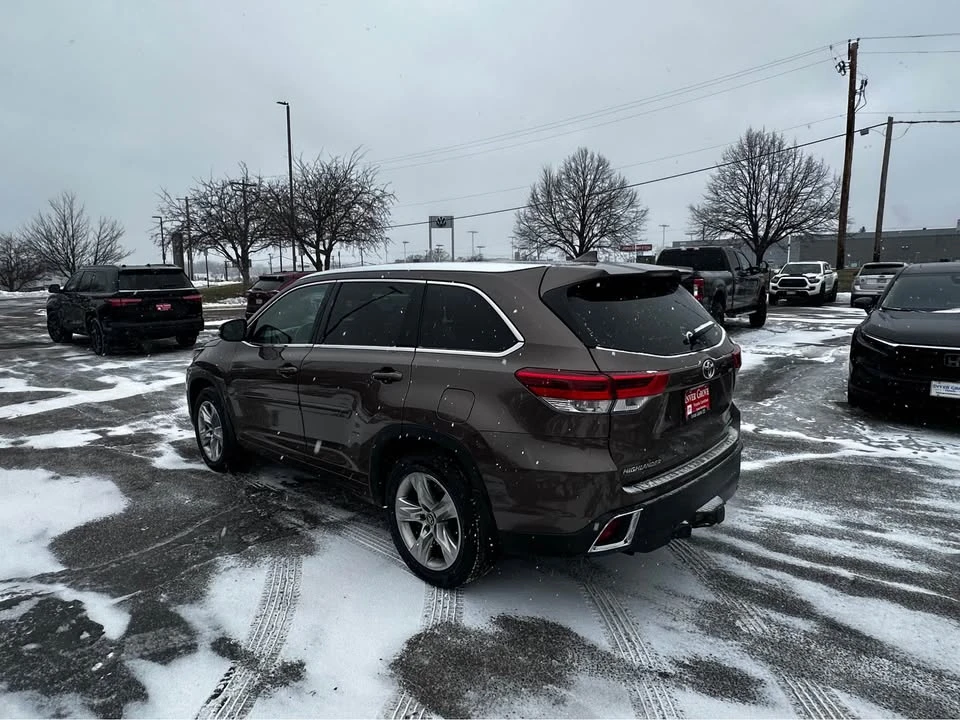 2017 Toyota Highlander - Image 3 of 13